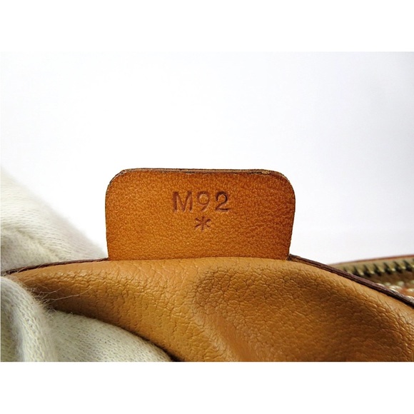 Celine Brown and Tan Shoulder Bag - Picture 15 of 16